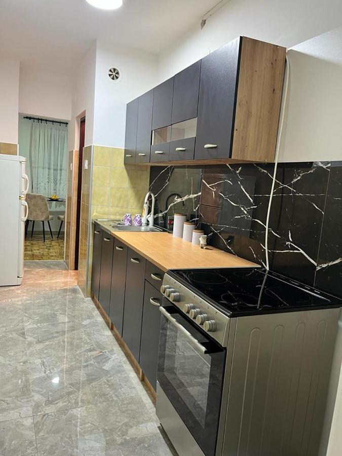 Apartamento Stan Na Dan Kozarska Dubica Bosanska Dubica Exterior foto