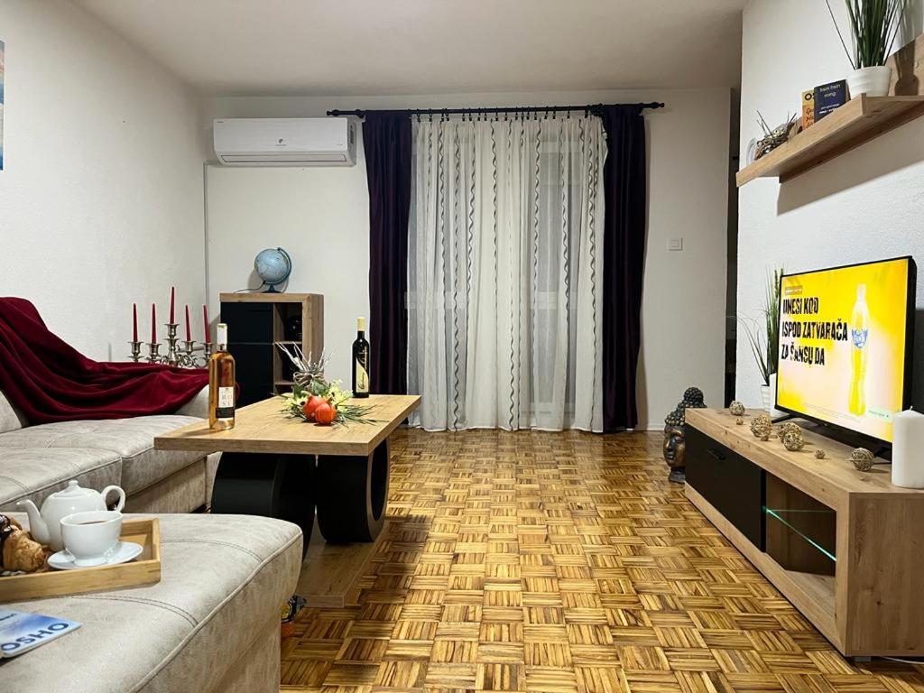 Apartamento Stan Na Dan Kozarska Dubica Bosanska Dubica Exterior foto